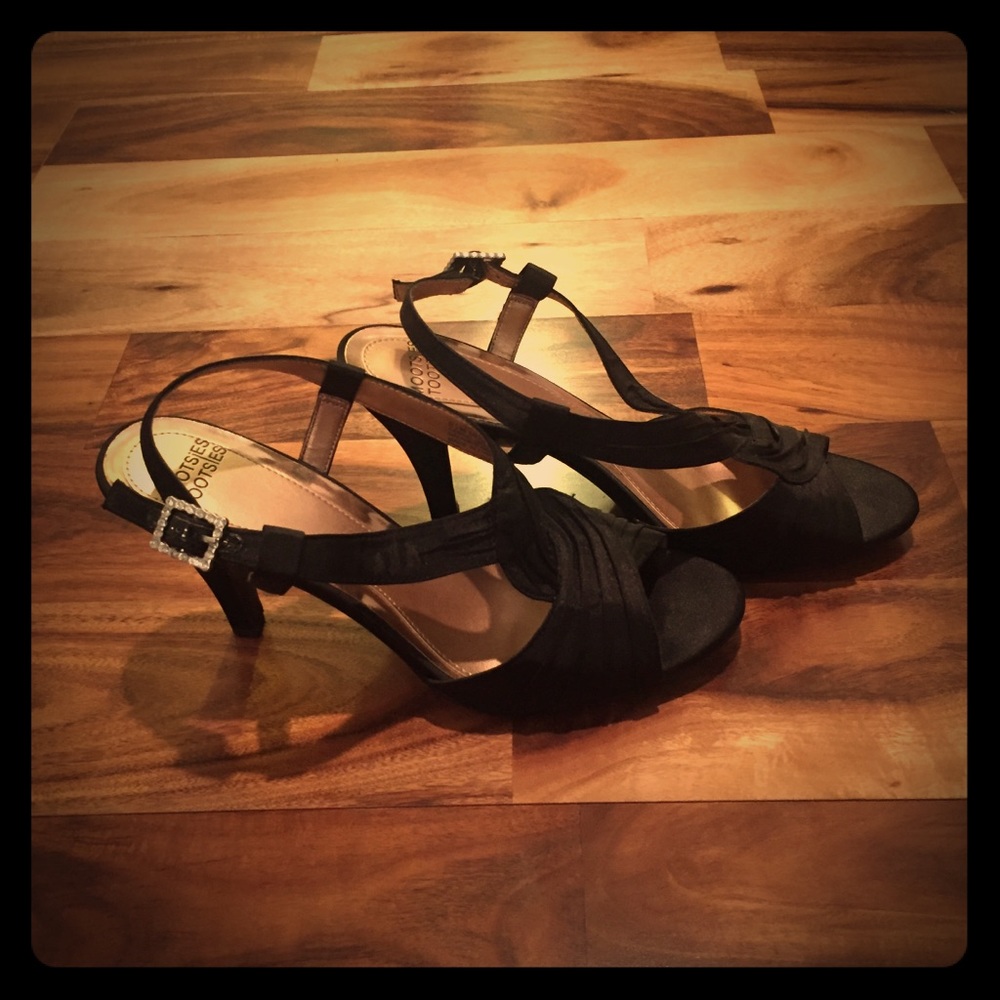 Dressy black hatchback heels